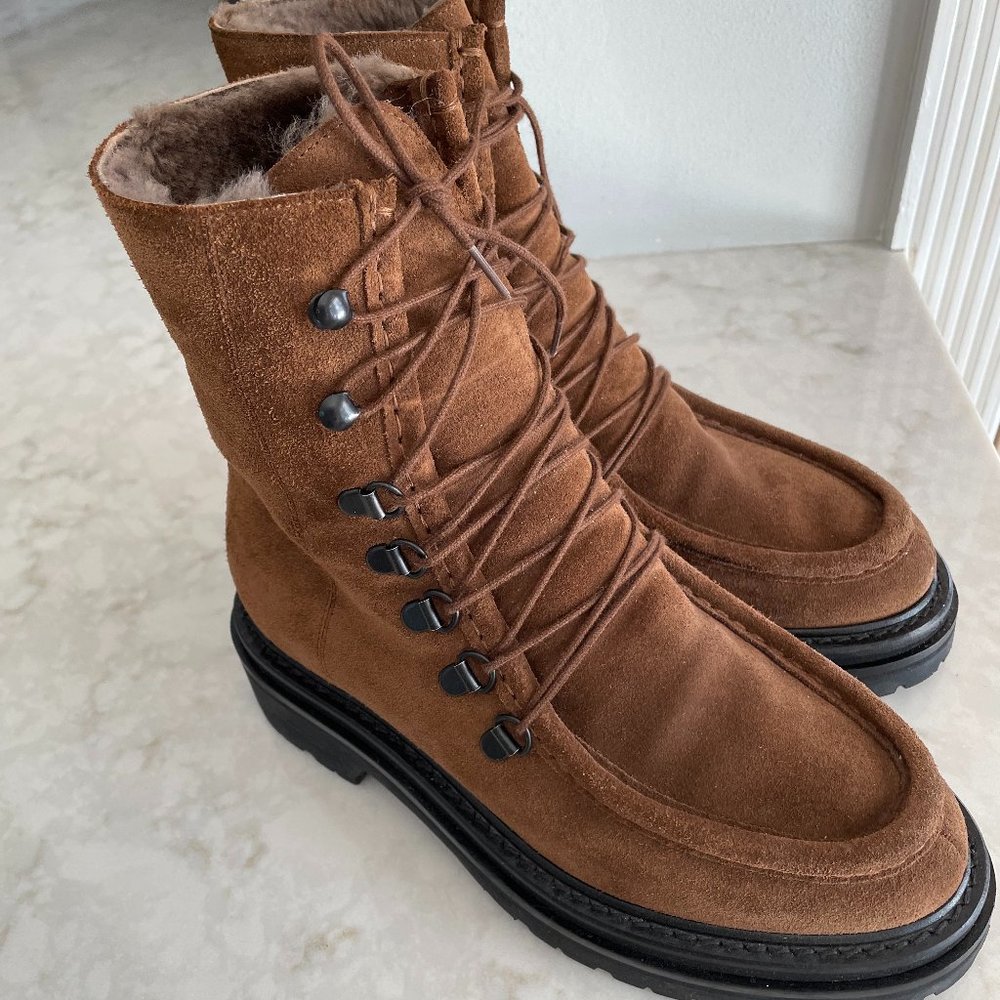 Legres Lace up College Suede Boots